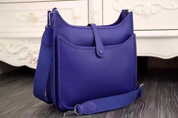Hermes original togo leather evelyne pm shoulder bag E28 blue