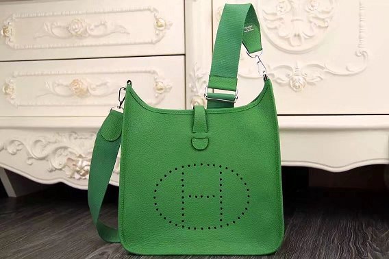 Hermes original togo leather evelyne pm shoulder bag E28 green