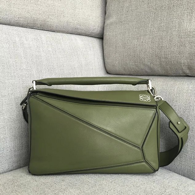 Loewe original calfskin puzzle bag 20155 olive