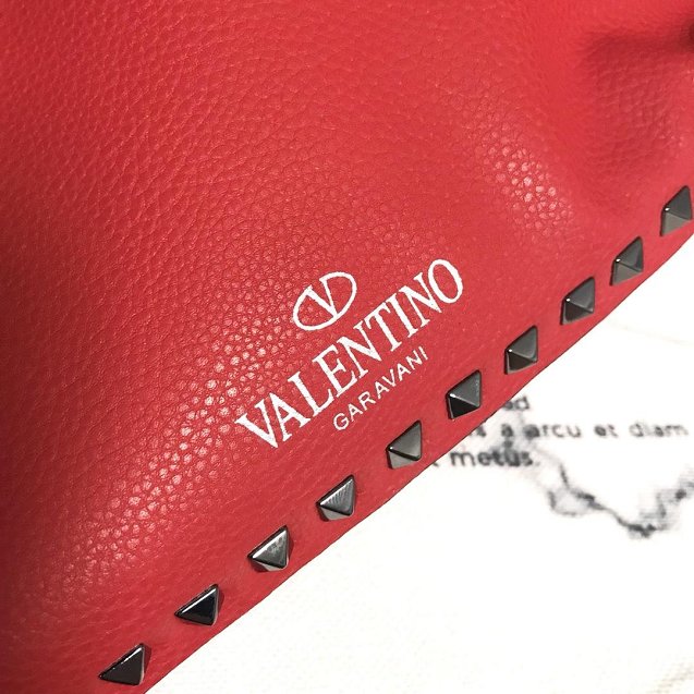 Valentino Garavani Rockstud calfskin large shopper bag 0578 red