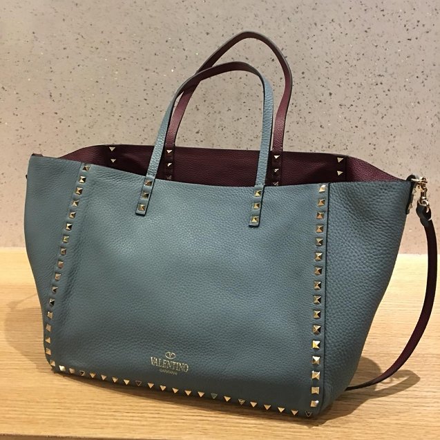 Valentino Garavani Rockstud calfskin shopper bag 0579 blue