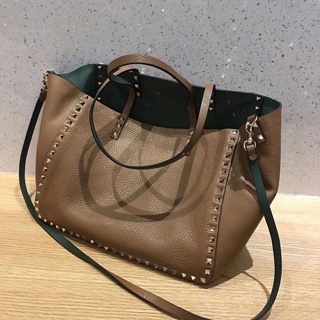 Valentino Garavani Rockstud calfskin shopper bag 0579 coffee