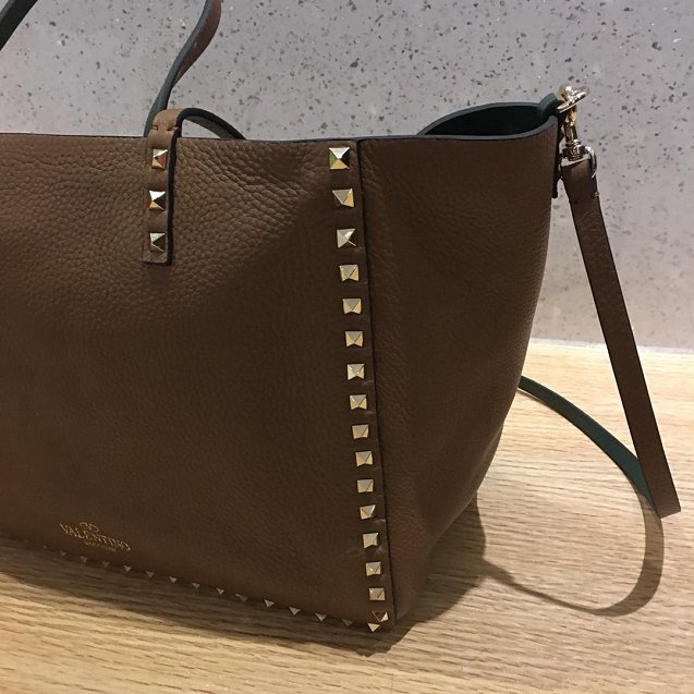 Valentino Garavani Rockstud calfskin shopper bag 0579 coffee