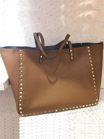 Valentino Garavani Rockstud calfskin shopper bag 0579 coffee&blue