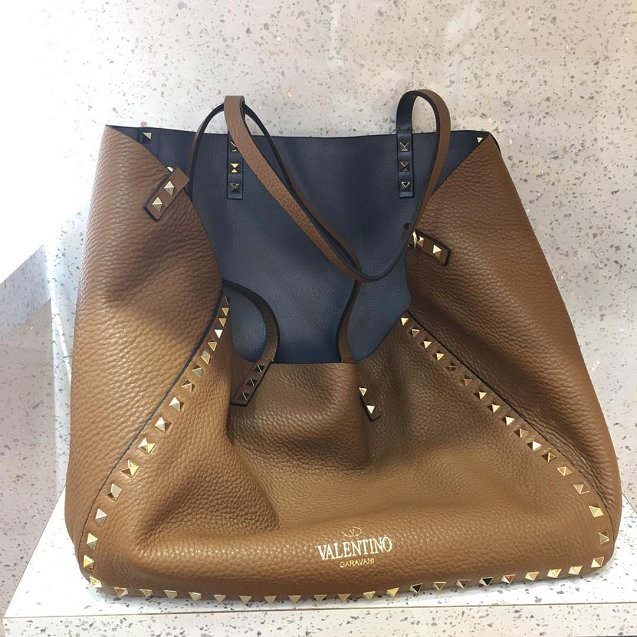 Valentino Garavani Rockstud calfskin shopper bag 0579 coffee&blue