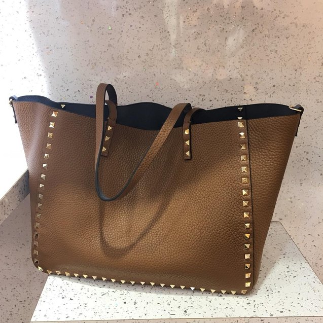 Valentino Garavani Rockstud calfskin shopper bag 0579 coffee&blue