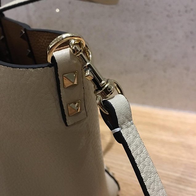 Valentino Garavani Rockstud calfskin shopper bag 0579 white