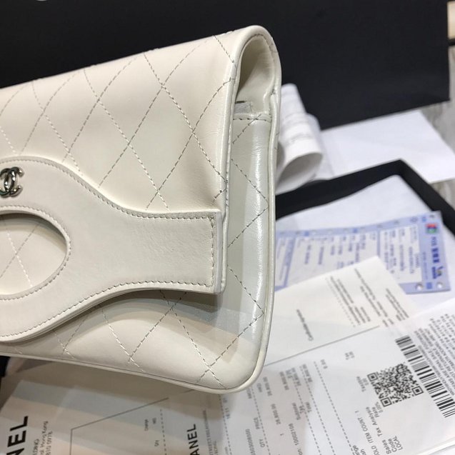 2019 CC original calfskin 31 pouch A70520 white