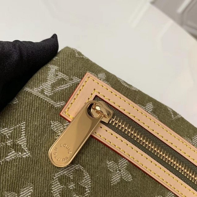 2019 Louis vuitton original denim clutch purse M44472 green