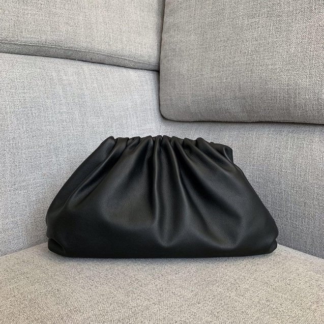 2019 BV original calfskin large pouch 576227 black