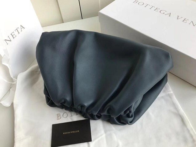 2019 BV original calfskin large pouch 576227 navy blue