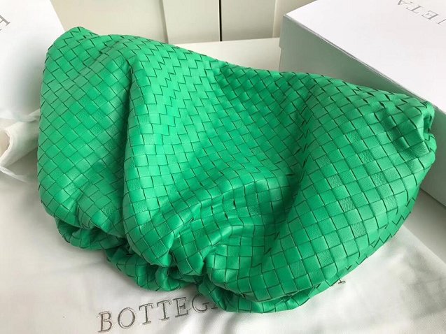 2019 BV original intrecciato lambskin large pouch 576175 green