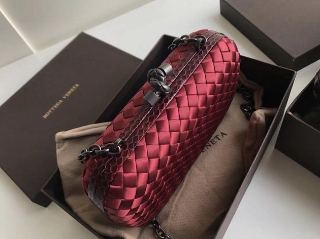 BV original silk chain knot clutch 498478 bordeaux