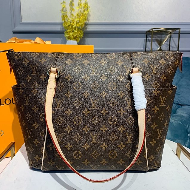 Louis vuitton original monogram canvas totally mm m56689