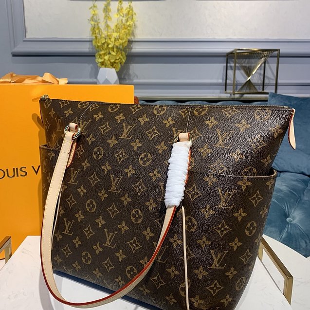 Louis vuitton original monogram canvas totally mm m56689