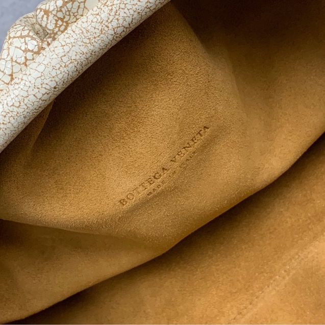 2020 BV original crackled calfskin large pouch 576227 beige	
