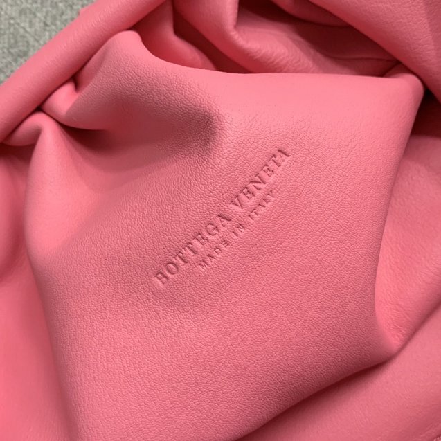2019 BV original calfskin large pouch 576227 pink
