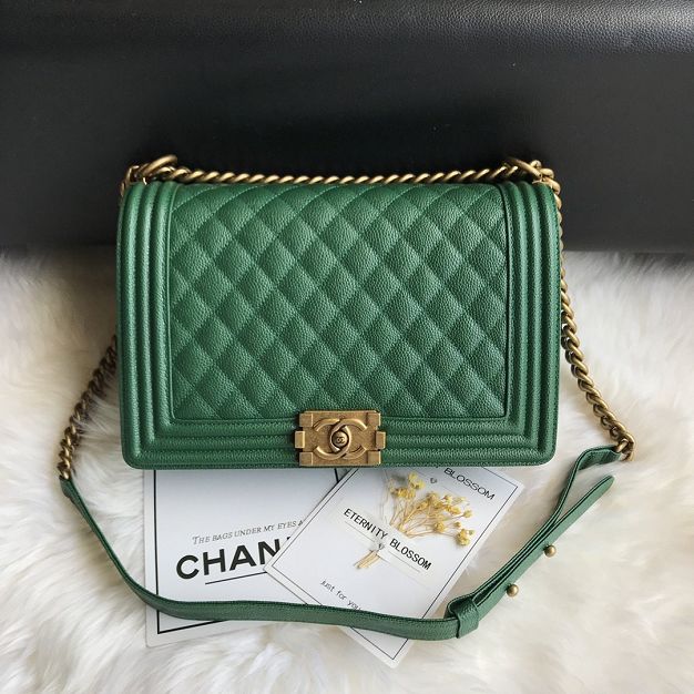 CC original grained calfskin large boy handbag 67087 green