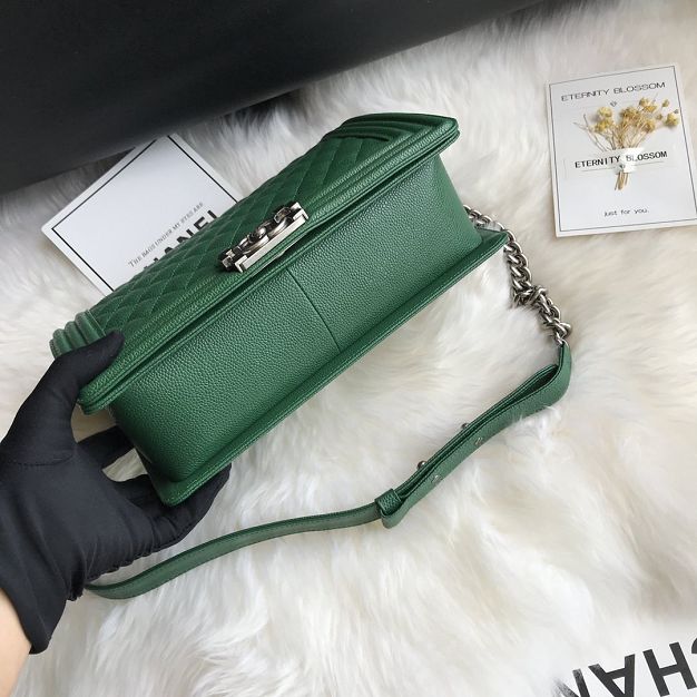 CC original grained calfskin large boy handbag 67087 green