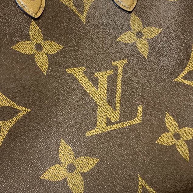 Louis vuitton original handmade monogram giant canvas onthego tote bag M44576