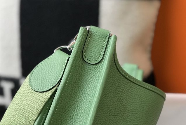 Hermes original togo leather evelyne pm shoulder bag E28 vert criquet