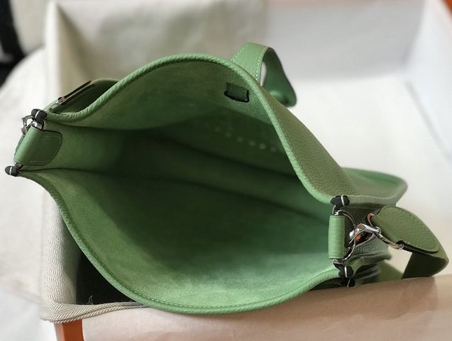 Hermes original togo leather evelyne pm shoulder bag E28 vert criquet