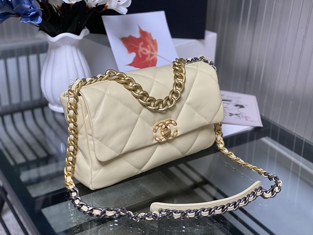 2021 CC original lambskin medium 19 flap bag AS1161 cream