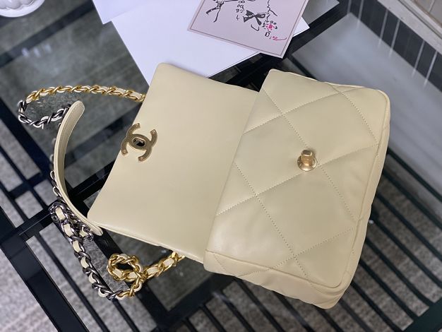 2021 CC original lambskin small 19 flap bag AS1160 cream