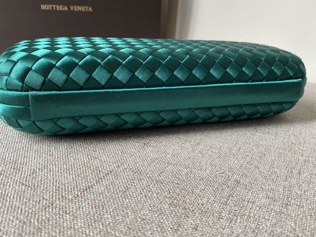 BV original silk knot clutch 202031 green