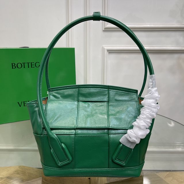 BV original paper calfskin small arco 33 bag 666874 green