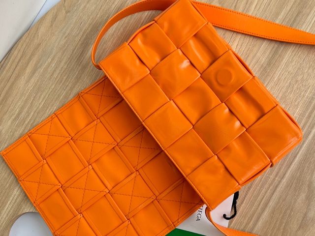 BV original aged calfskin cassette crossbody bag 667298 orange