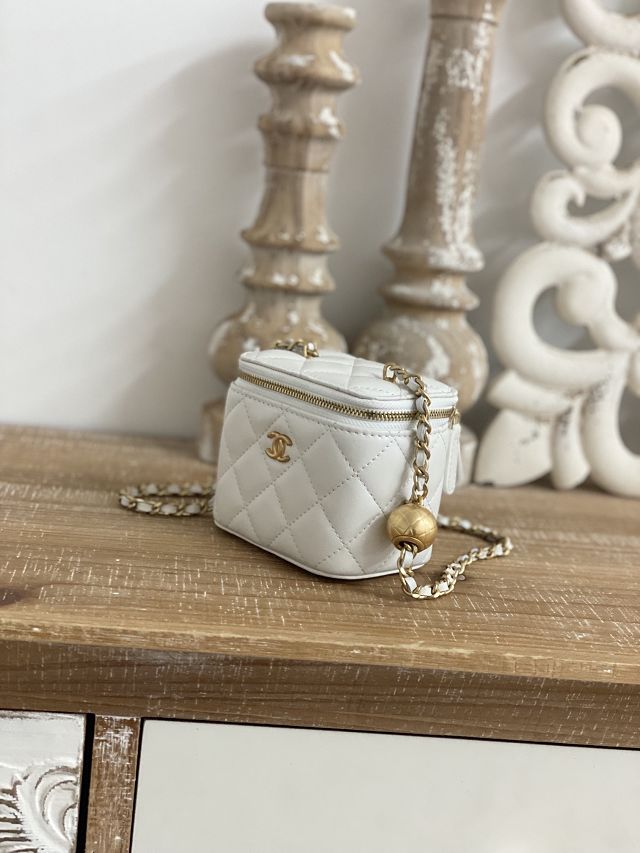 CC original lambskin small vanity with chain AP1447 white