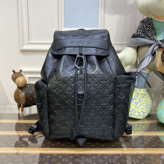 Louis vuitton original calfskin discovery backpack M43680 black