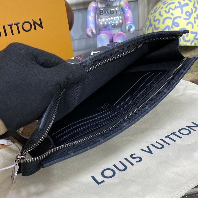 Louis vuitton original monogram eclipse voyage pochette M61692