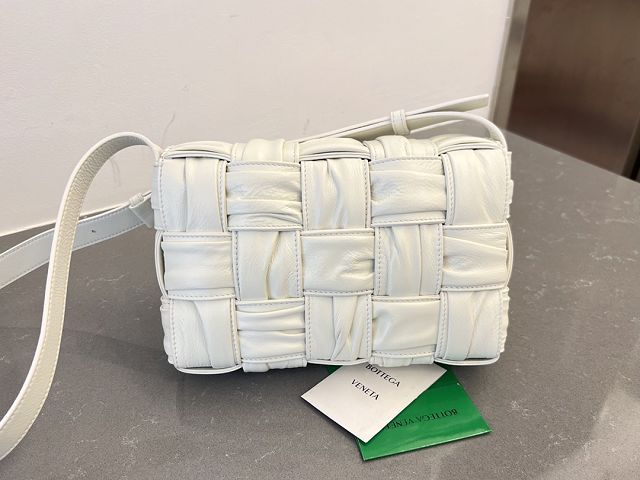 BV original calfskin cassette cross-body bag 717089 white