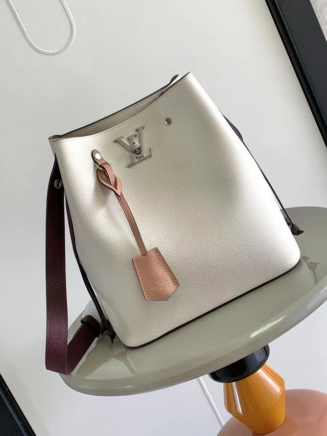 Louis vuitton original calfskin bucket bag M54677 white