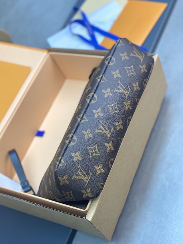 Louis vuitton original monogram canvas pochette voyage M82542