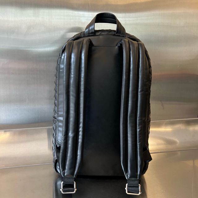 BV original calfskin medium intrecciato backpack 730732 black