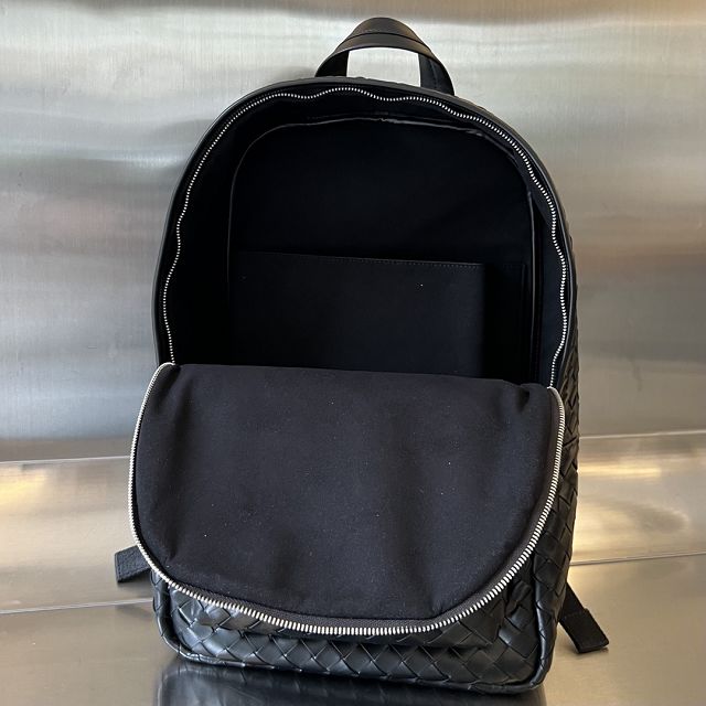 BV original calfskin medium intrecciato backpack 730732 black