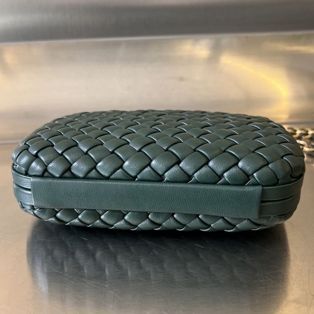 BV original lambskin knot with chain 776662 emerald green