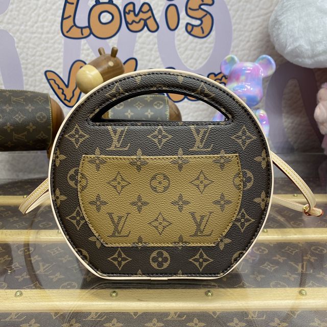 Louis vuitton original monogram canva around me M47117