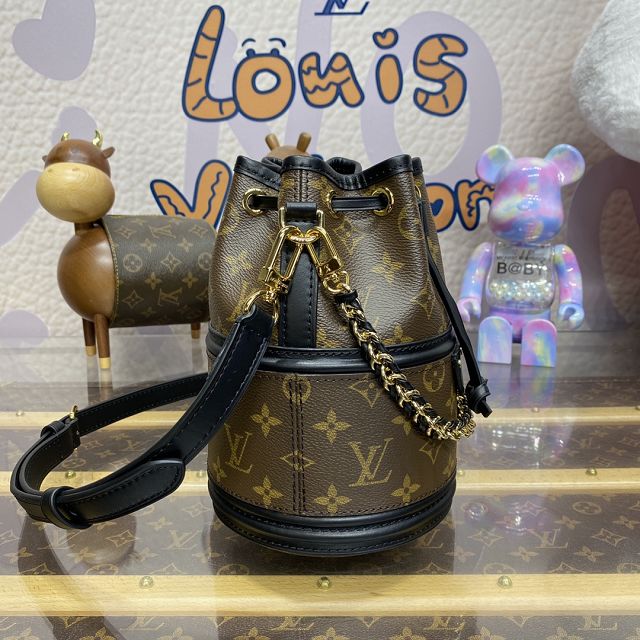 Louis vuitton original monogram canvas canoe bucket bag M83480