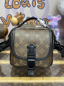 Louis vuitton original monogram canvas quest messenger bag M46973