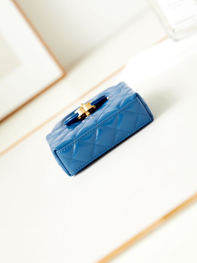 CC original aged calfskin clutch with chain AP3435 blue