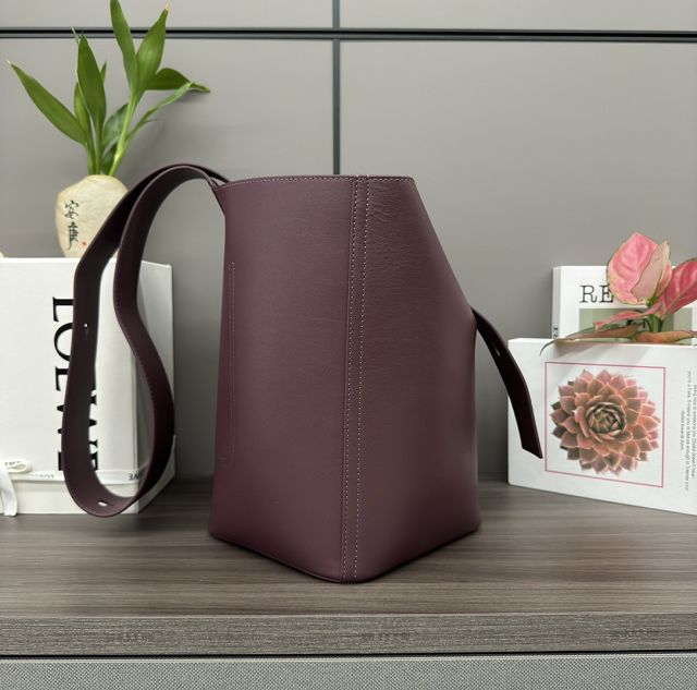 Loewe original calfskin medium pebble bucket BBMX02 burgundy