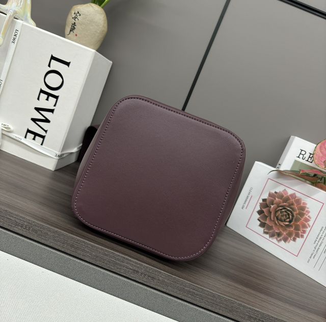 Loewe original calfskin medium pebble bucket BBMX02 burgundy