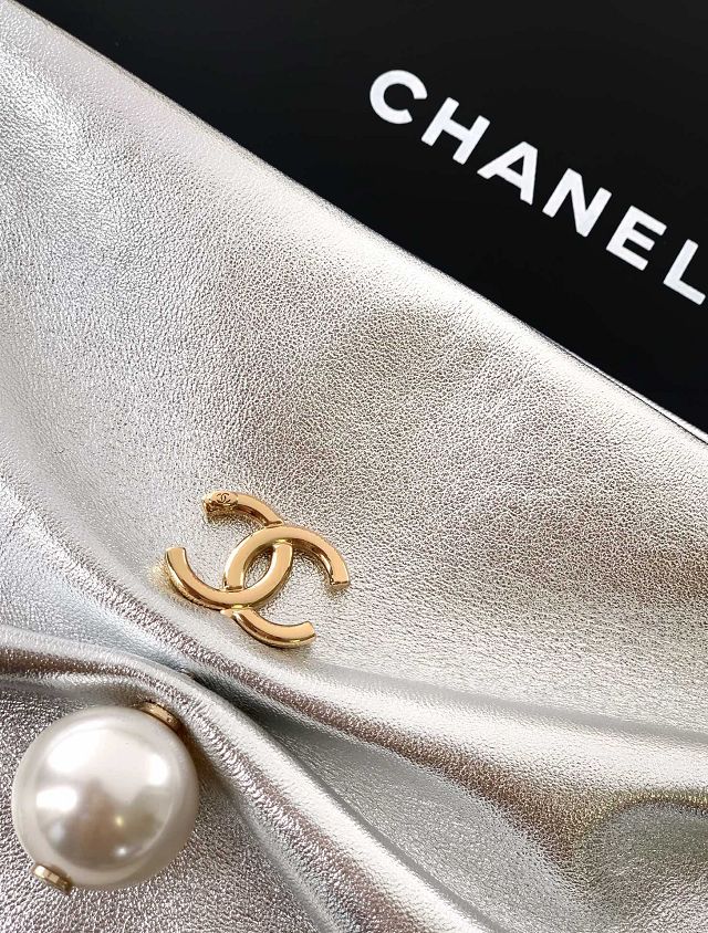 CC original lambskin clutch with chain AP4613 silver