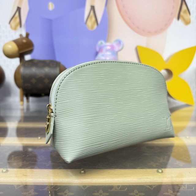 Louis vuitton original epi leather pochette cosmetique M15200 light green