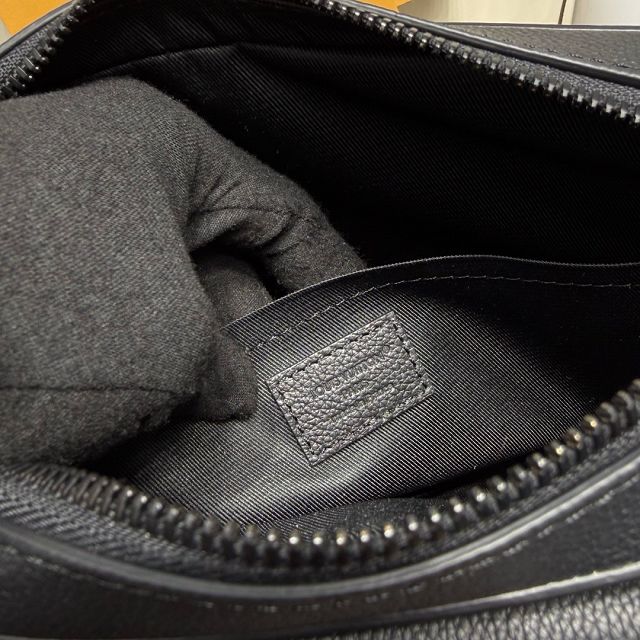 Louis vuitton original calfskin boarding messenger bag M15265 black