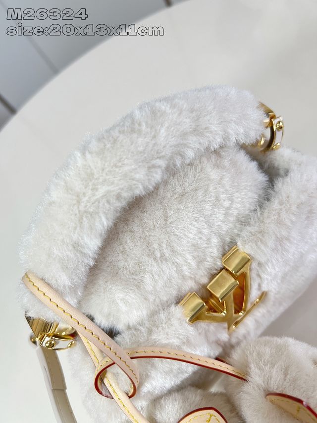 Louis vuitton original shearling capusnow bag M26324 white